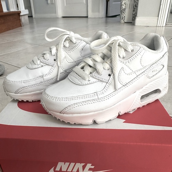 VGUC Nike Air Max 90’s. Barely worn, barely any creases. - Picture 1 of 4
